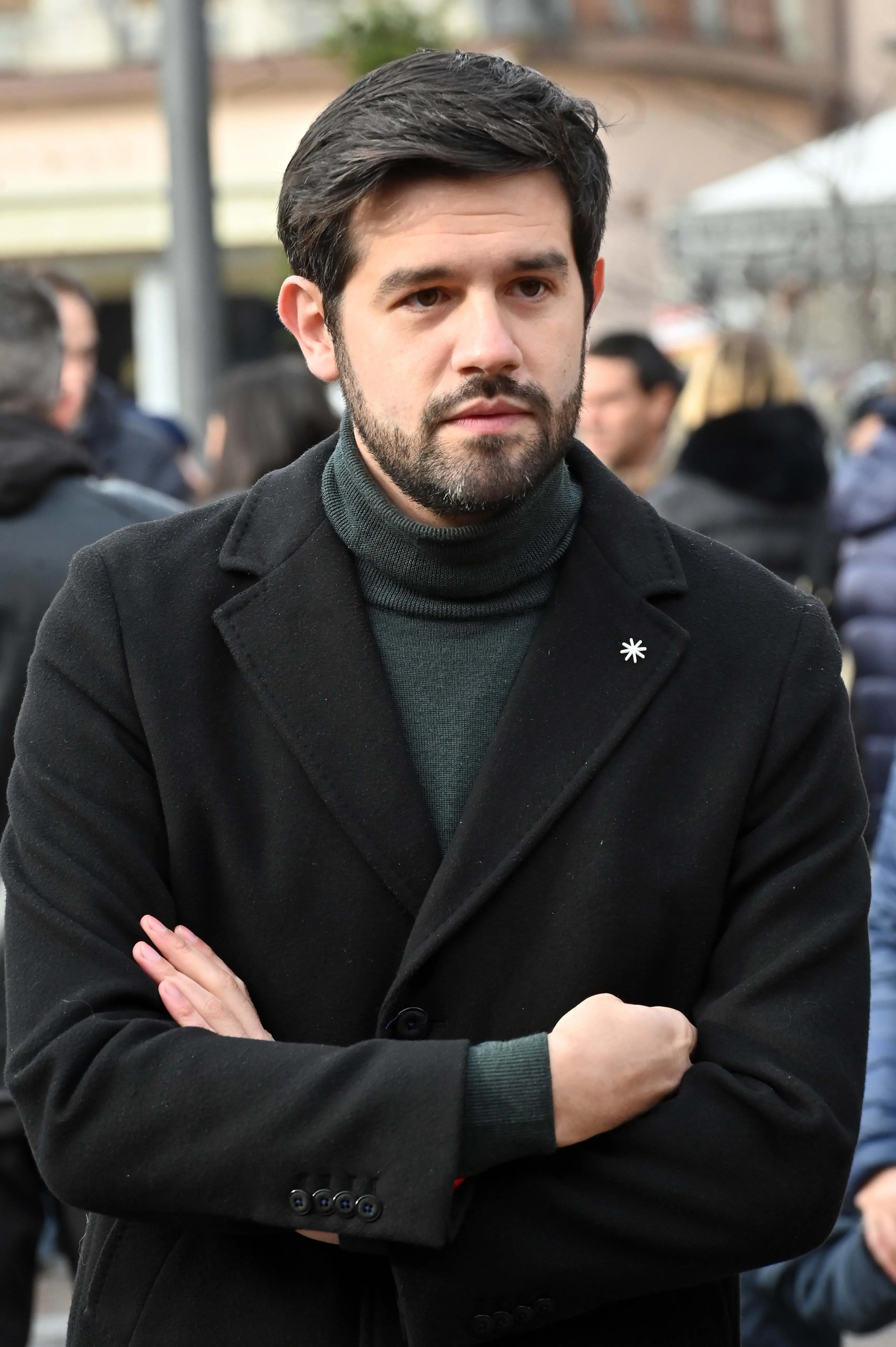 EDOLO IN PIAZZA CON NOI NELLA FOTO IVAN ALBERTELLI  REDAZIONE PROVINCIA 07-12-2025 GABRIELE STRADA NEW EDEN GROUP 