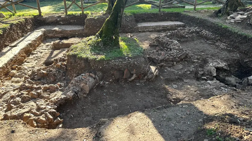 I resti del porticato romano - © www.giornaledibrescia.it