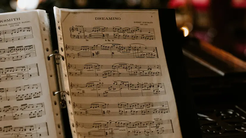 Uno spartito con una canzone di Natale