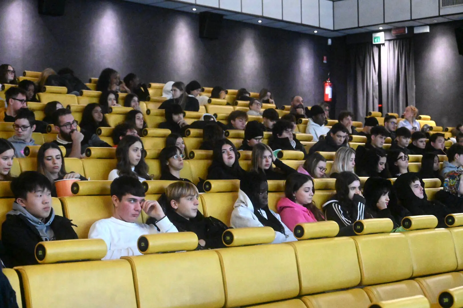 Studenti al cinema Oz per l'incontro sui diritti umani