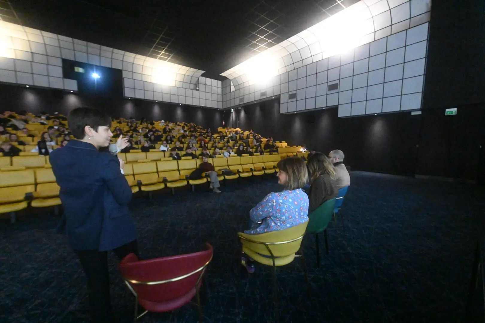 Studenti al cinema Oz per l'incontro sui diritti umani