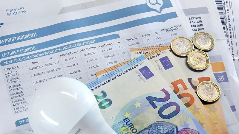 Una bolletta - Foto Ansa © www.giornaledibrescia.it