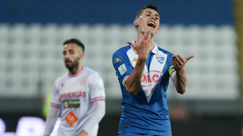 Dimitri Bisoli con la maglia del Brescia - Foto New Reporter © www.giornaledibrescia.it