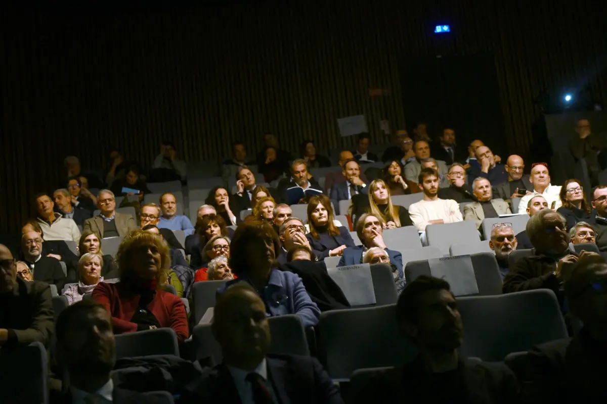 La presentazione del libro sull'Ideal Standard