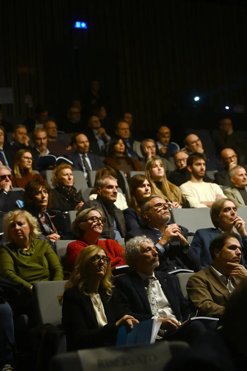 La presentazione del libro sull'Ideal Standard