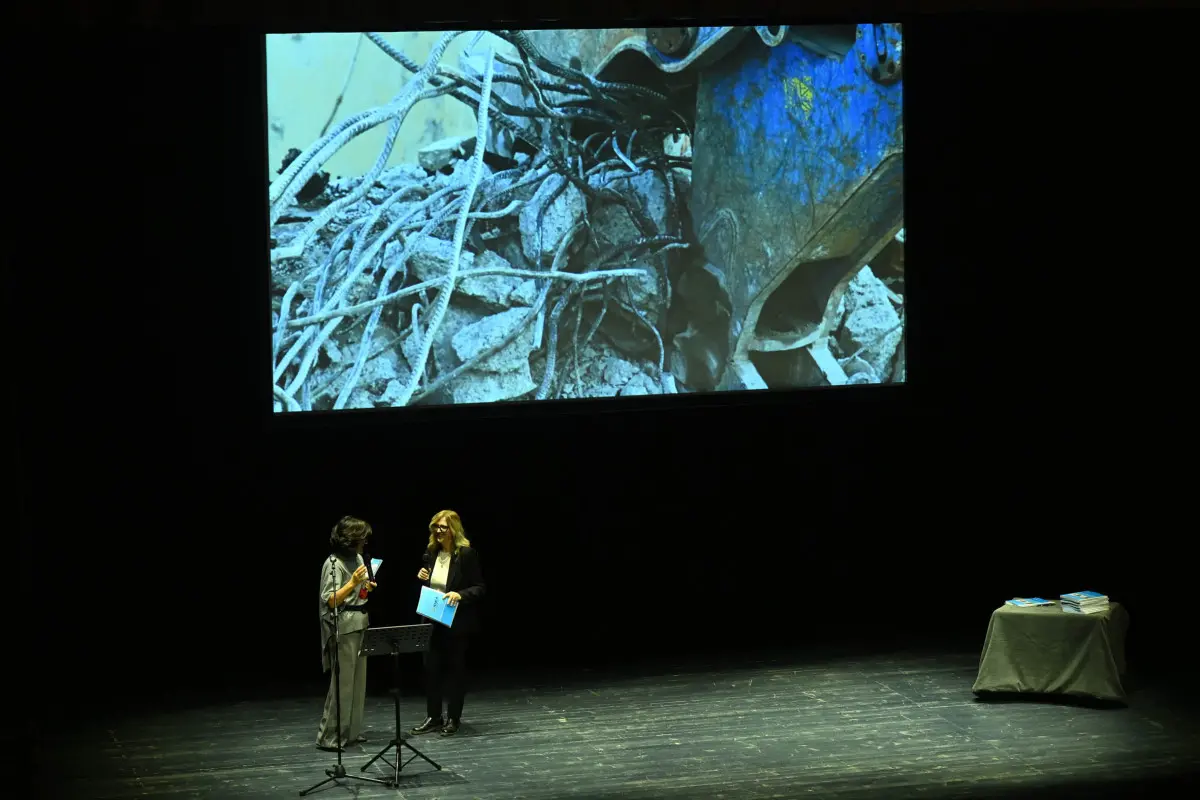 La presentazione del libro sull'Ideal Standard