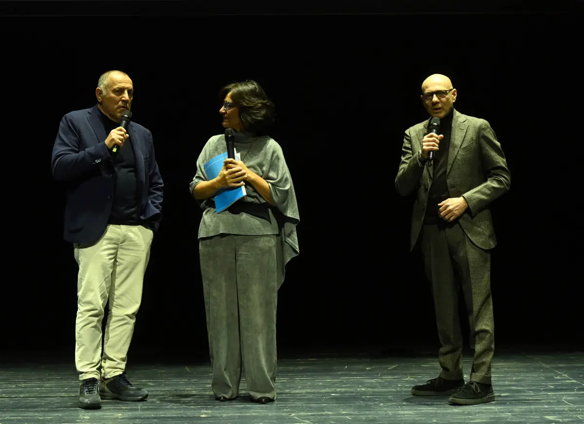 La presentazione del libro sull'Ideal Standard