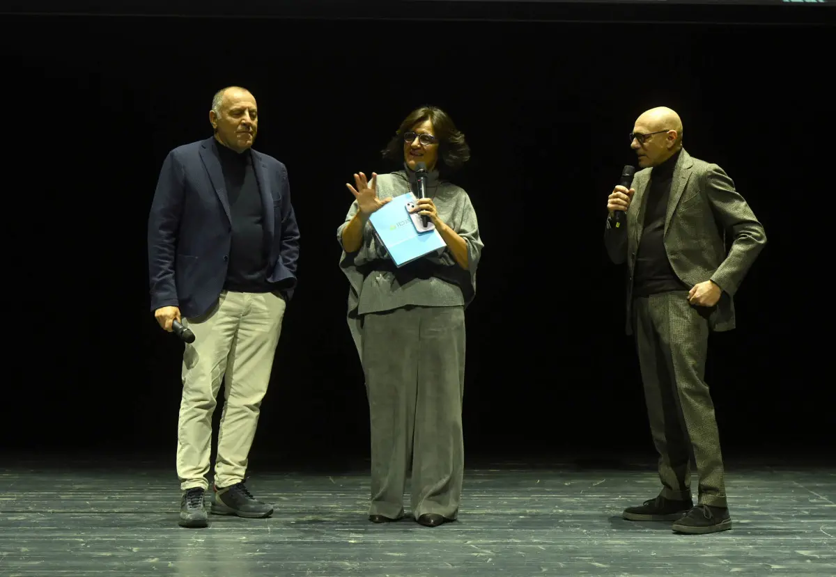 La presentazione del libro sull'Ideal Standard