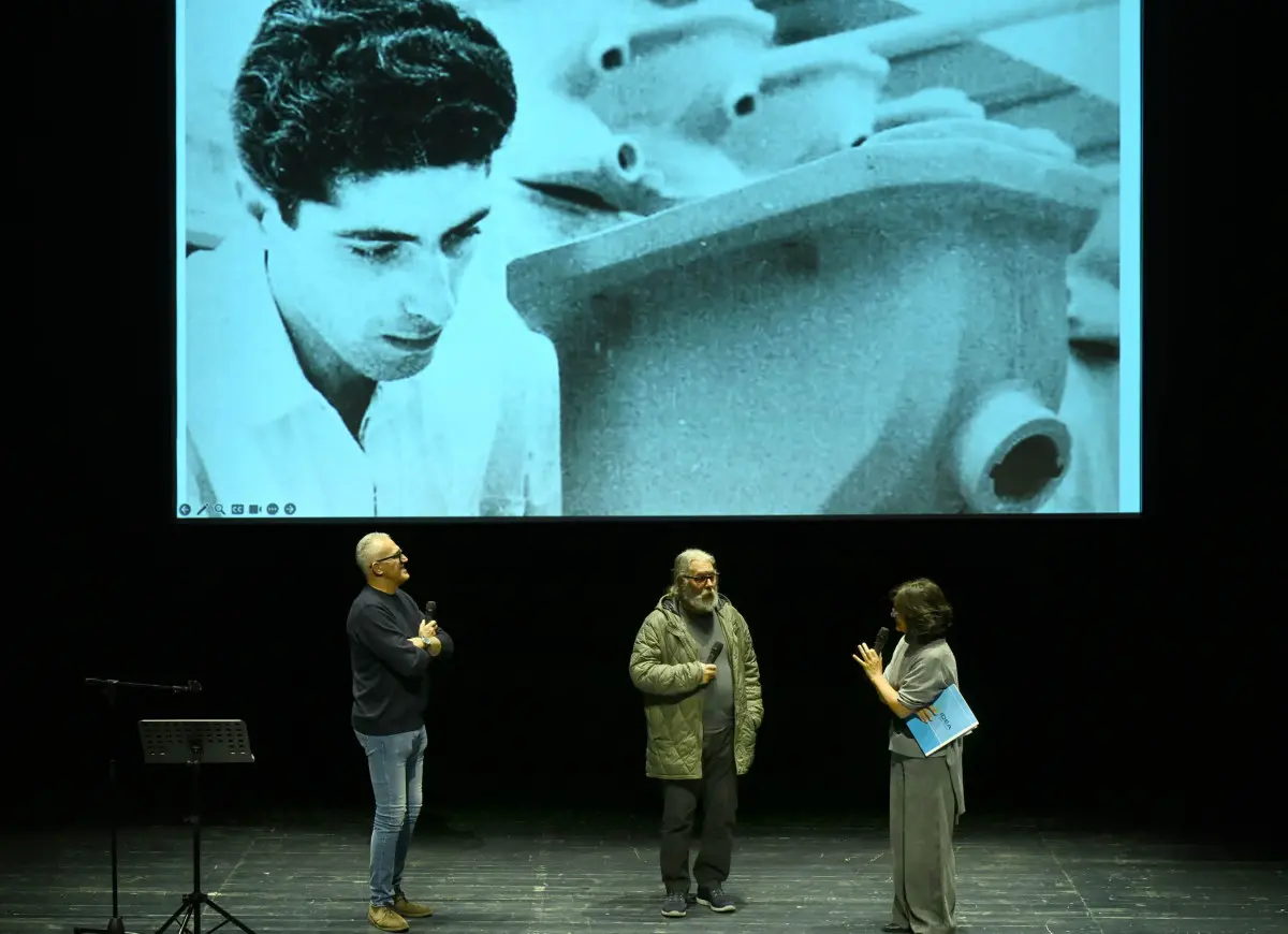 La presentazione del libro sull'Ideal Standard