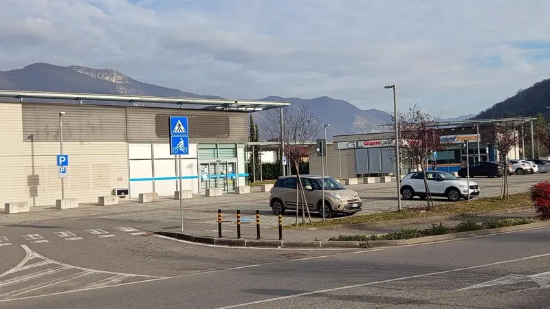 Il centro commerciale di via Mazzini - © www.giornaledibrescia.it