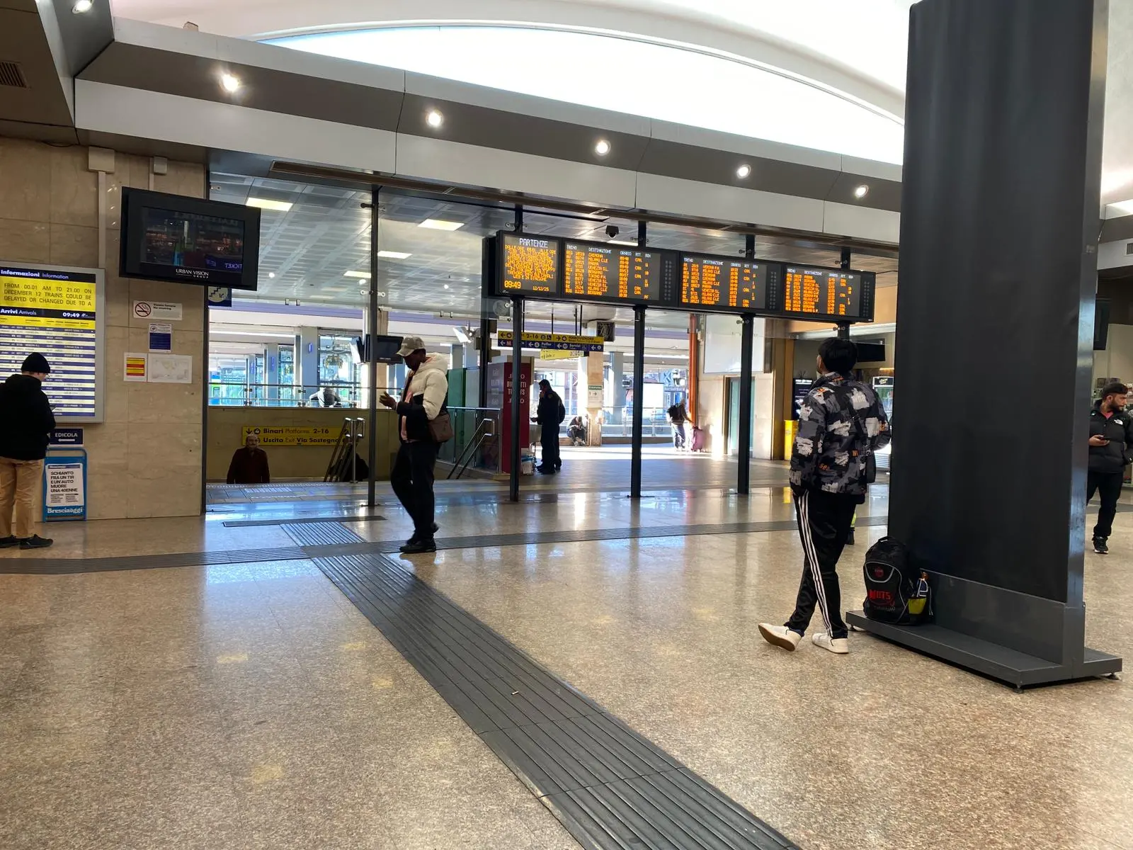 Sciopero generale: la stazione dei treni di Brescia