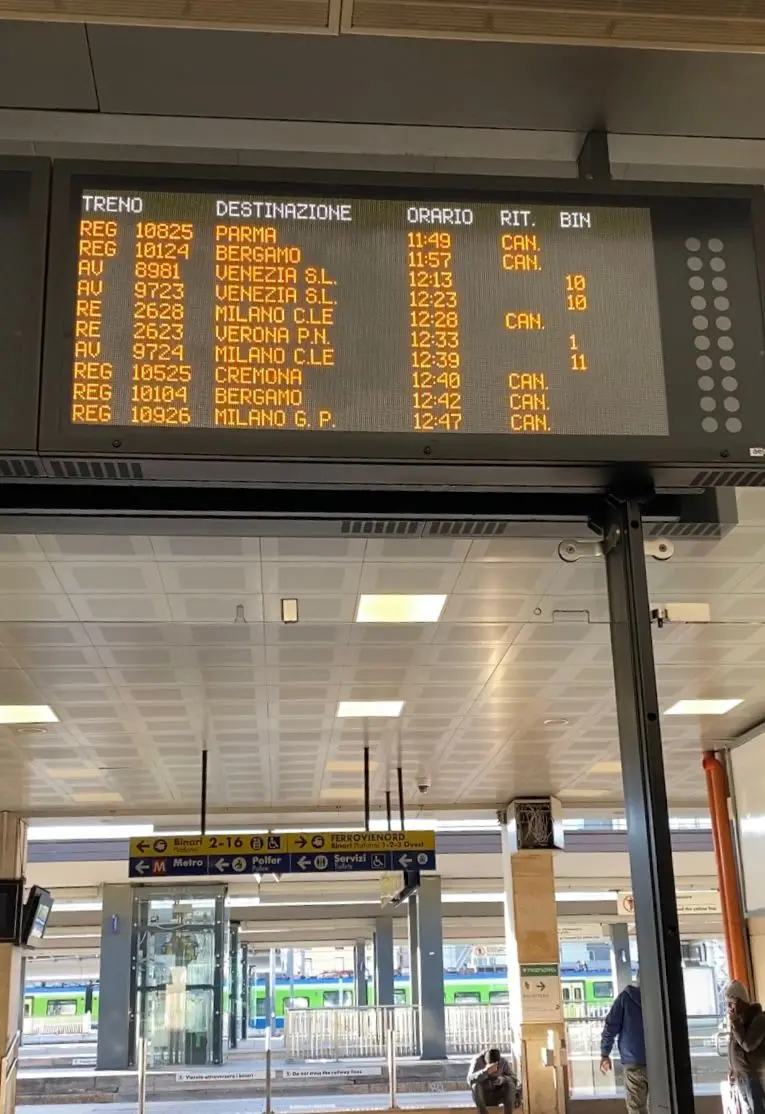 Sciopero generale: la stazione dei treni di Brescia