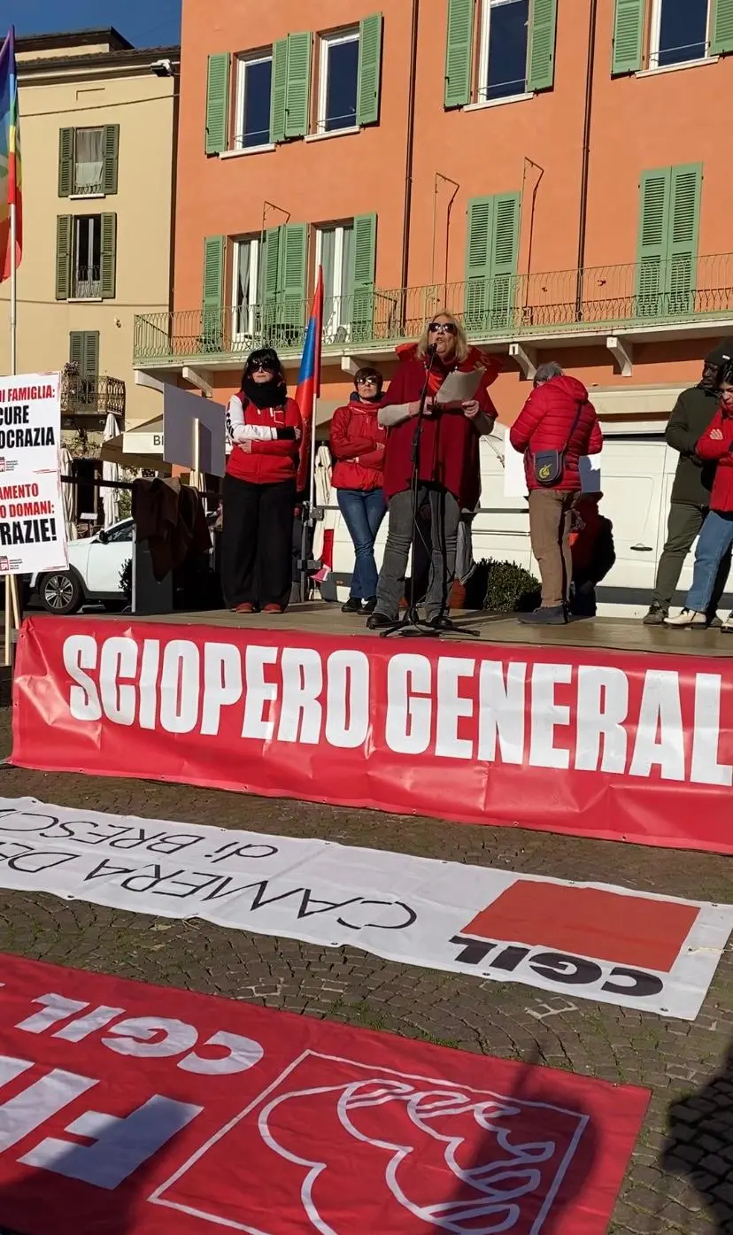 Il corteo della Cgil in piazza Paolo VI