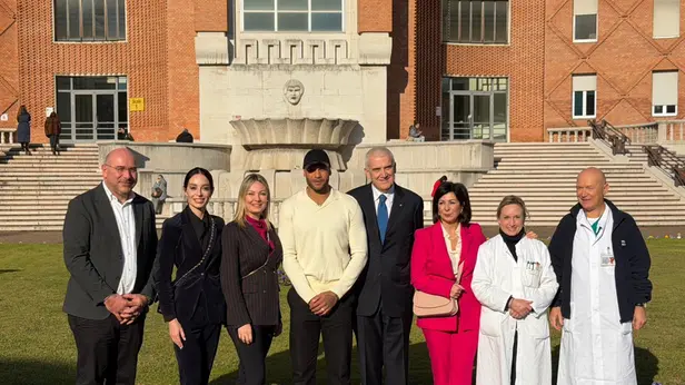 Marcell Jacobs al Civile per portare doni ai bambini ricoverati