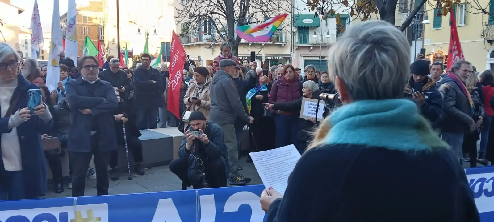 Il presidio «Io accolgo» in largo Formentone