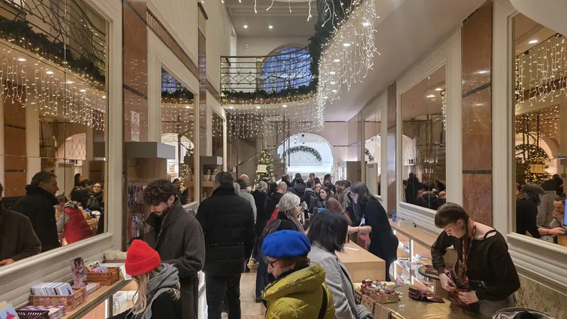 Il primo giorno della libreria Caleidoscopio - © www.giornaledibrescia.it