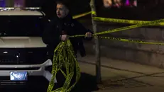 Per cercare il fuggitivo la zona è stata isolata dalla Polizia - Foto Ansa © www.giornaledibrescia.it