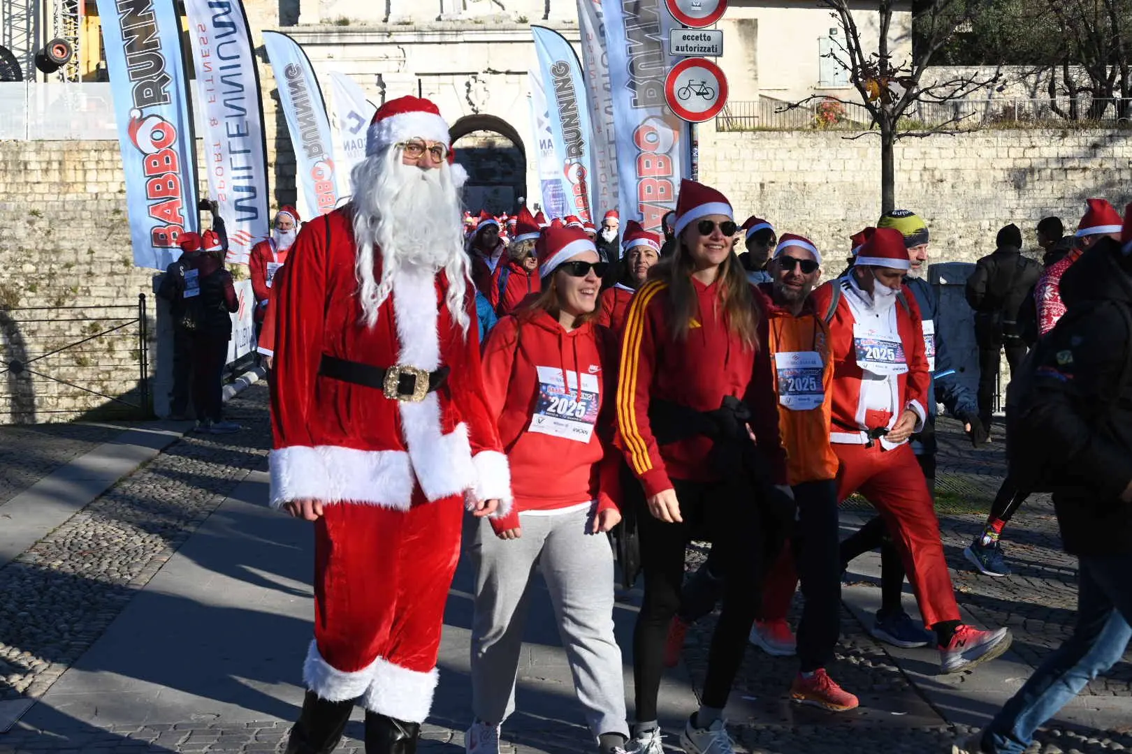 Dal Castello la partenza della Babbo running