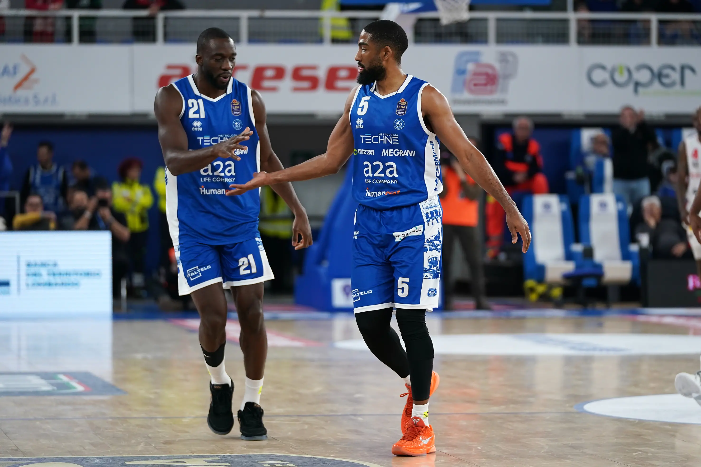 Basket, gli scatti di Germani-Varese