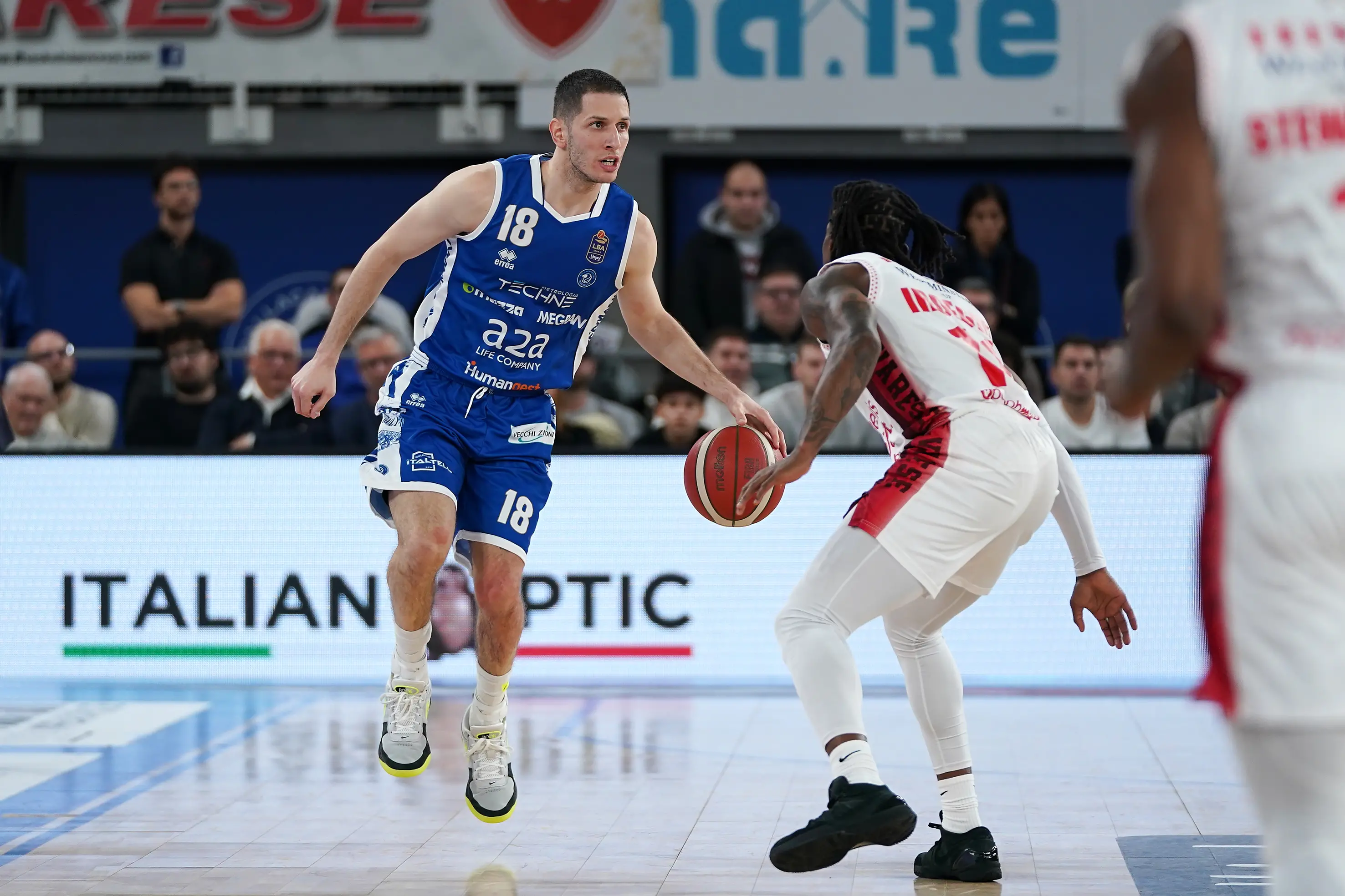 Basket, gli scatti di Germani-Varese