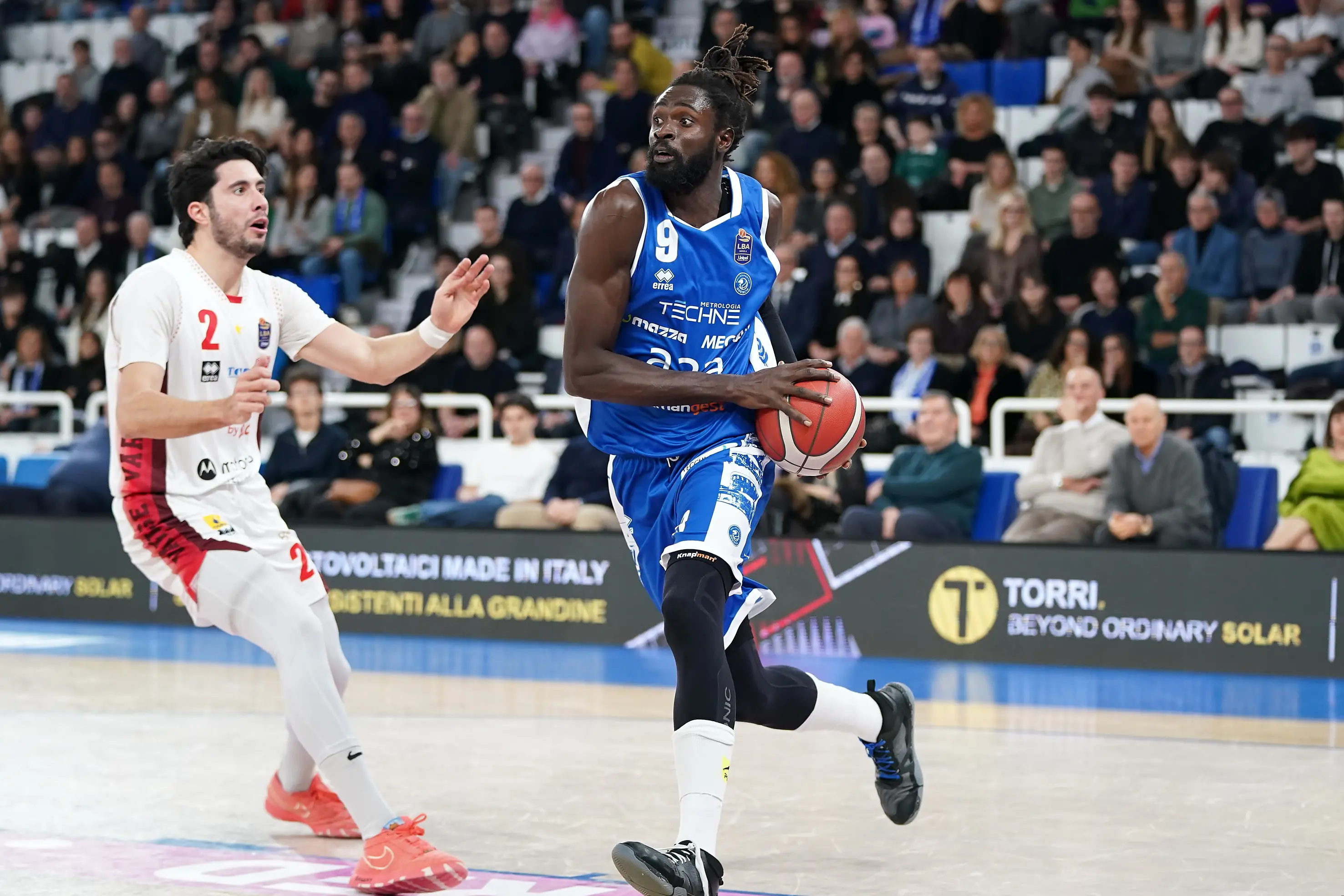 Basket, gli scatti di Germani-Varese