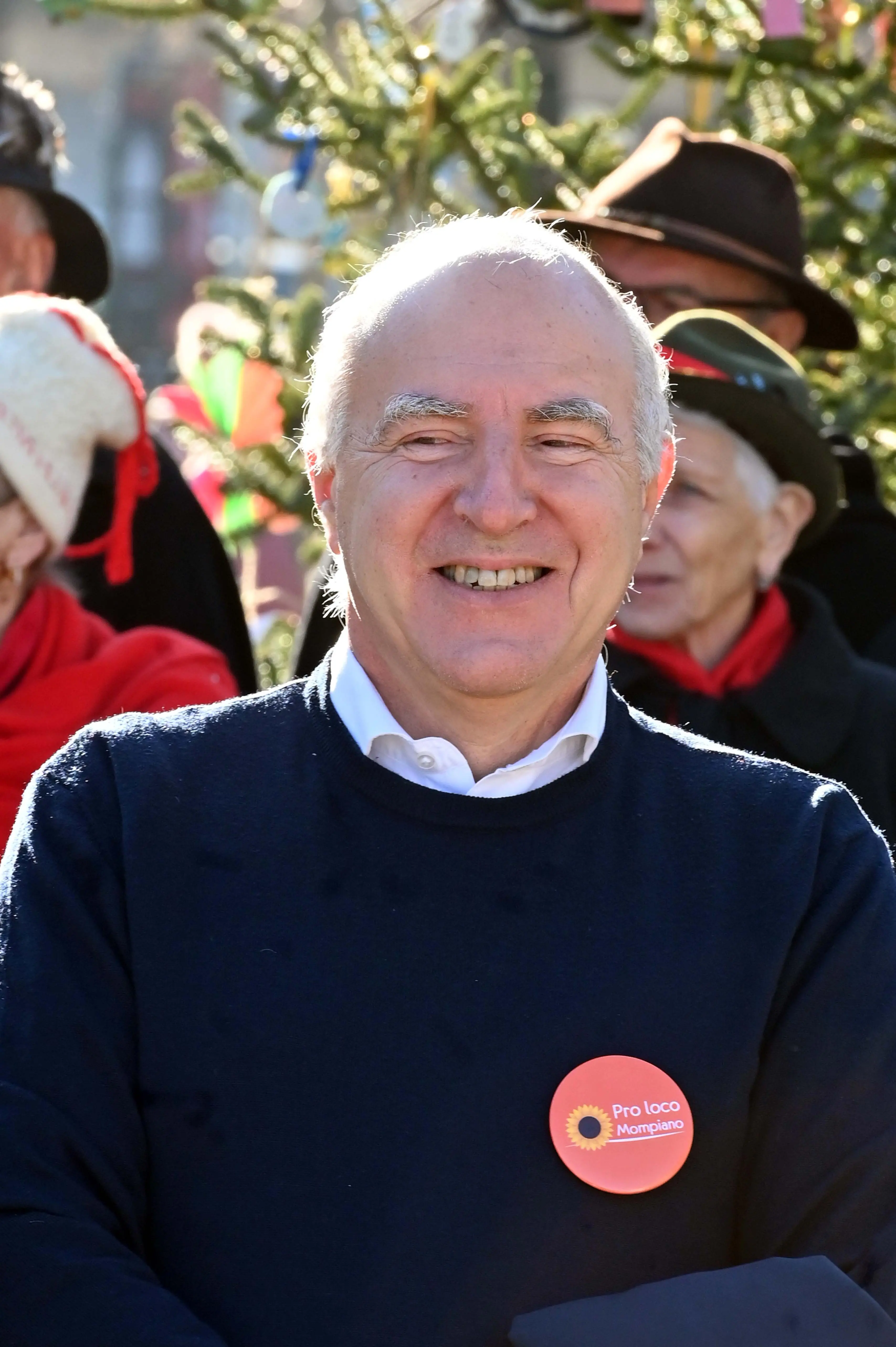 CRONACA BRESCIA MOMPIANO IN PIAZZA CON NOI PER I 40 ANNI DELLA PROLOCO NELLA FOTO VALTER MUCHETTI REDAZIONE CRONACA 14-12-2025 GABRIELE STRADA NEW EDEN GROUP