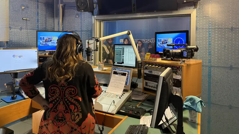 Gli studenti ospiti di Maddalena Damini a Radio Bresciasette