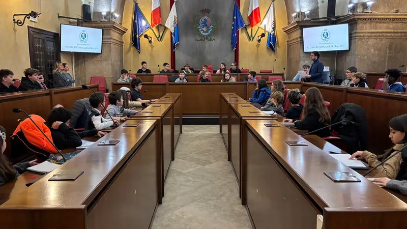 Il Consiglio comunale dei ragazzi in Loggia