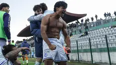 Cazzadori esulta dopo il gol contro la Dolomiti Bellunesi - Foto New Reporter Nicoli © www.giornaledibrescia.it