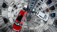 L'Ue ha rivisto lo stop ai motori termici dal 2035 - Foto Ansa © www.giornaledibrescia.it