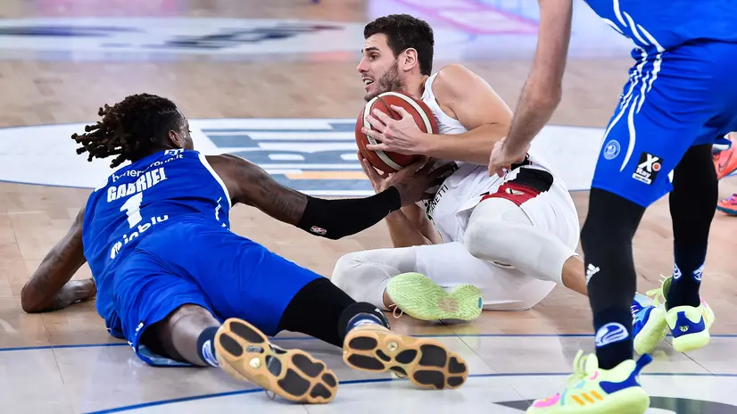 Marco Ceron in maglia Virtus Bologna - Foto New Reporter Papetti © www.giornaledibrescia.it