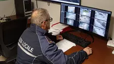 La Polizia locale sorveglia il paese - © www.giornaledibrescia.it