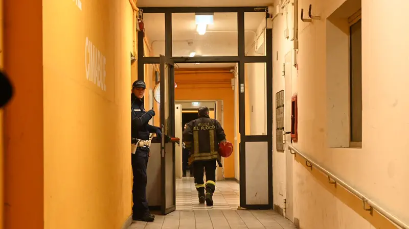 L'intervento per l'incendio alla torre Cimabue