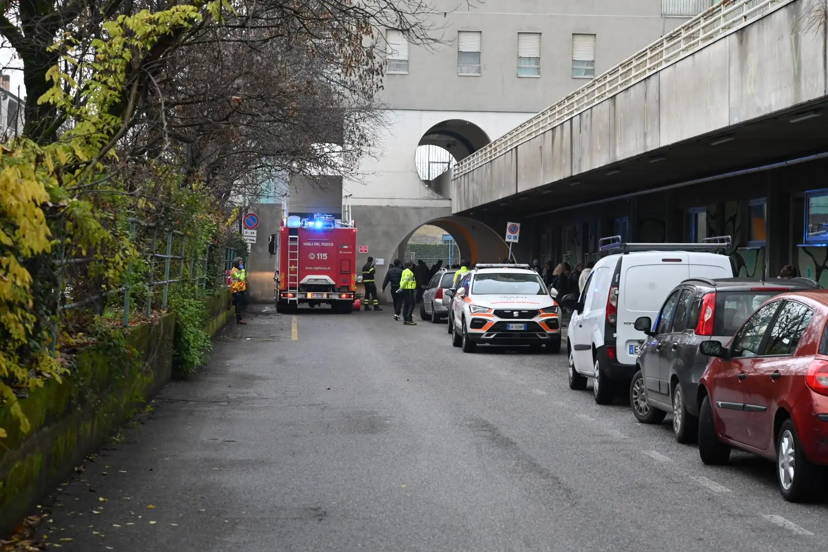 L'intervento per l'incendio alla torre Cimabue
