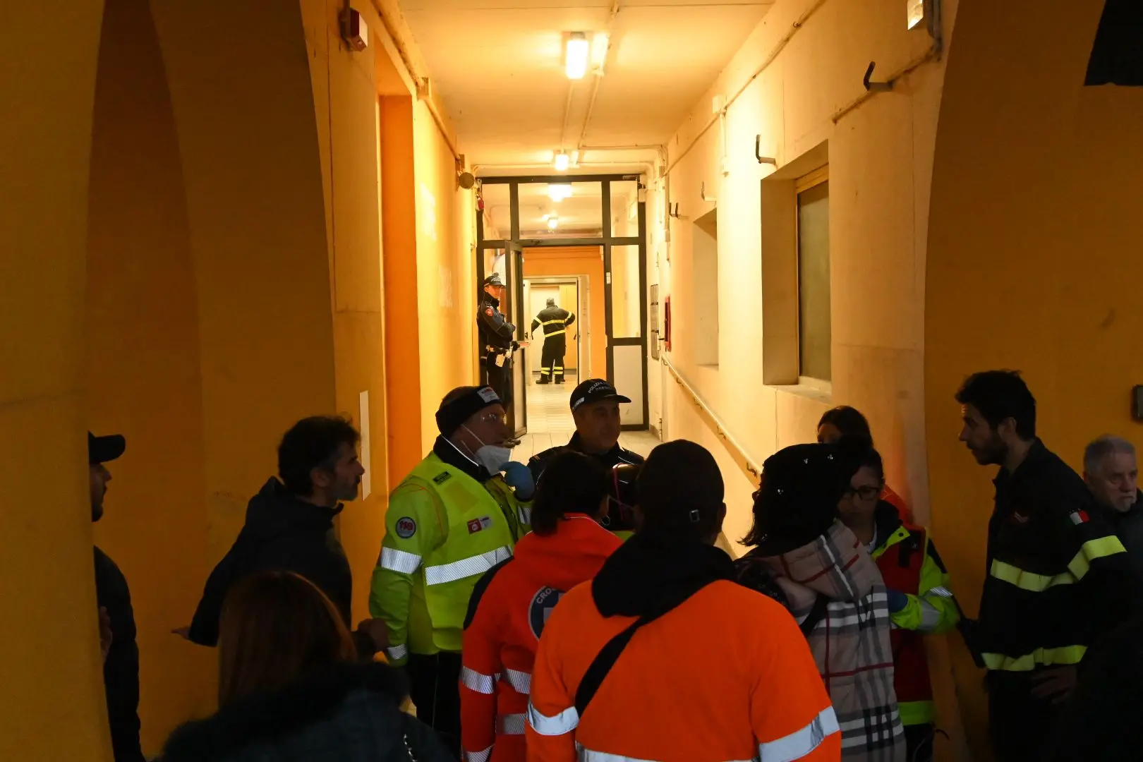 L'intervento per l'incendio alla torre Cimabue