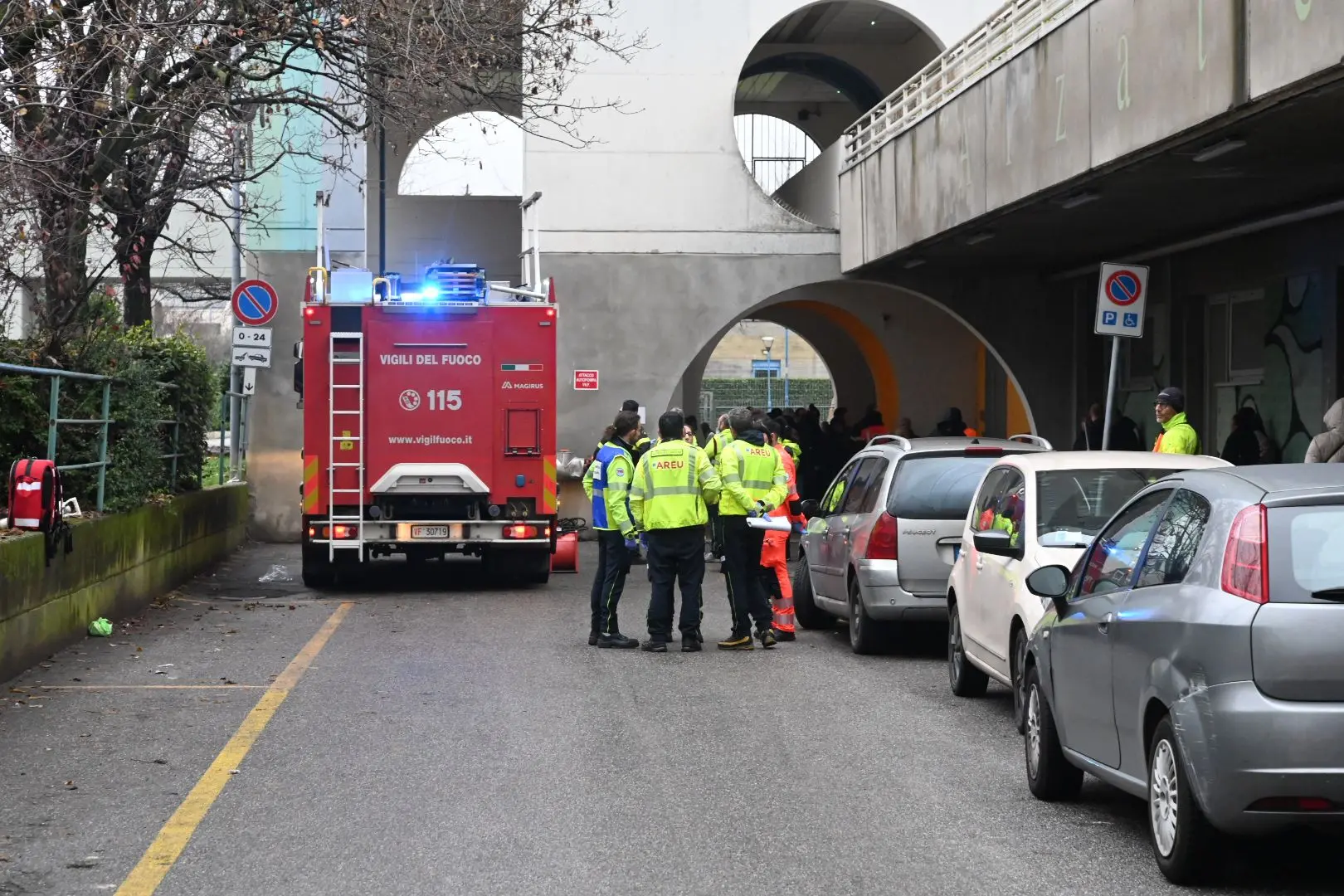 L'intervento per l'incendio alla torre Cimabue