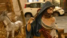 La statua del presepe danneggiata - © www.giornaledibrescia.it