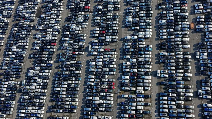 Il mercato dell'auto vive una fase di transizione - Foto Ansa © www.giornaledibrescia.it