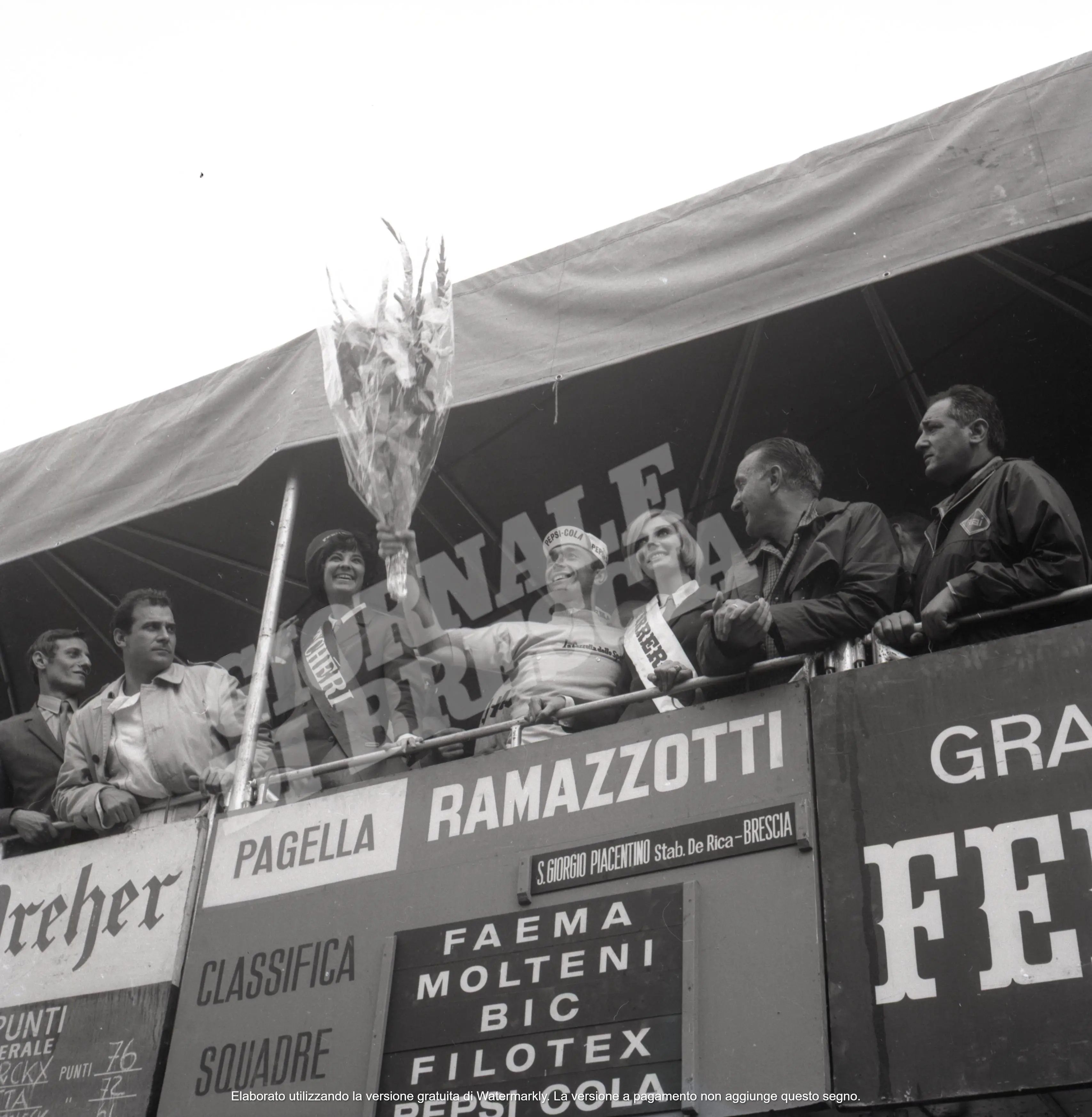 L'arrivo in maglia rosa di Dancelli al Rigamonti durante il giro d'Italia 1968