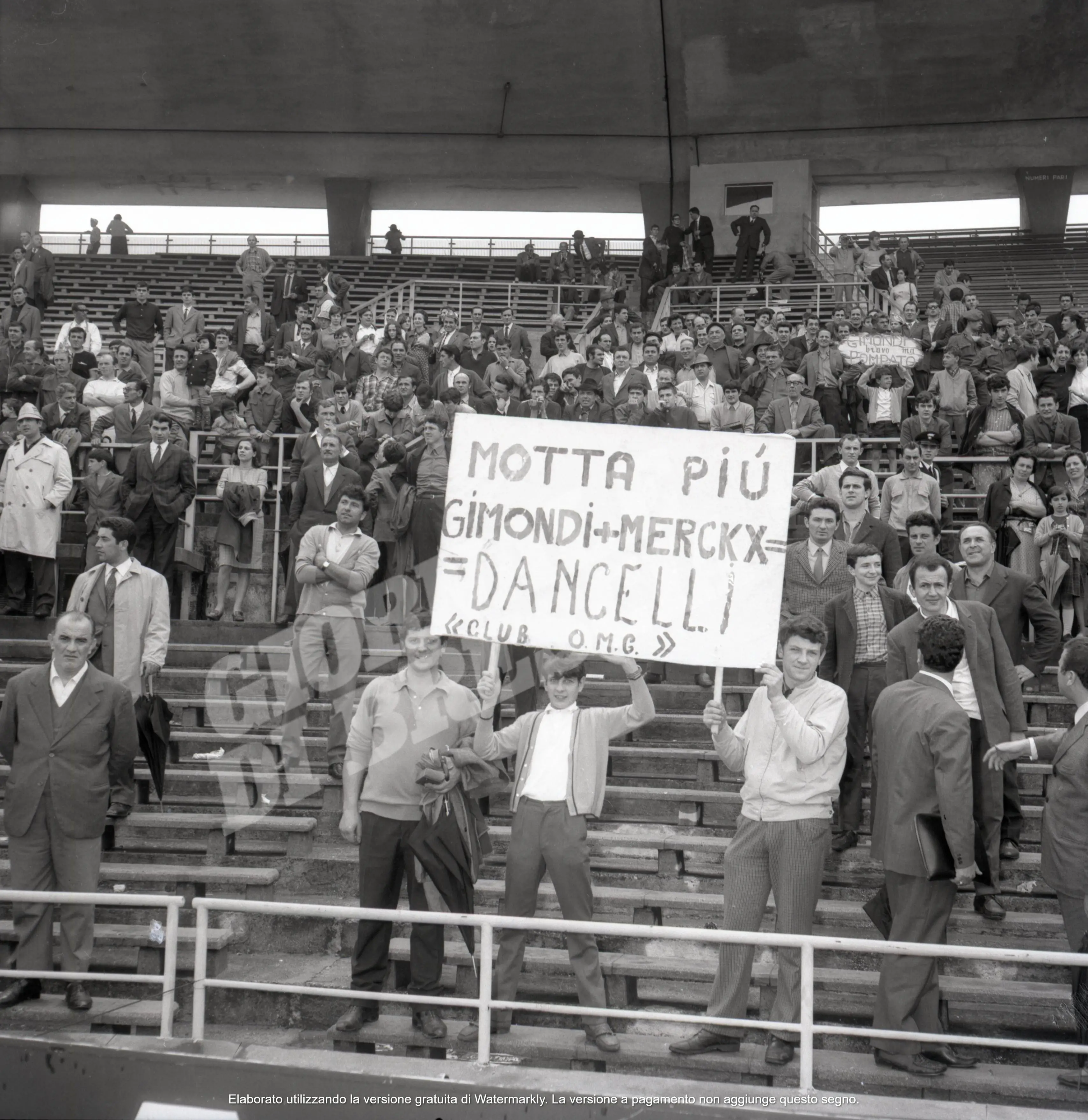 L'arrivo in maglia rosa di Dancelli al Rigamonti durante il giro d'Italia 1968