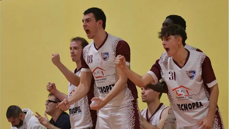 Esulta la Padernese - © www.giornaledibrescia.it