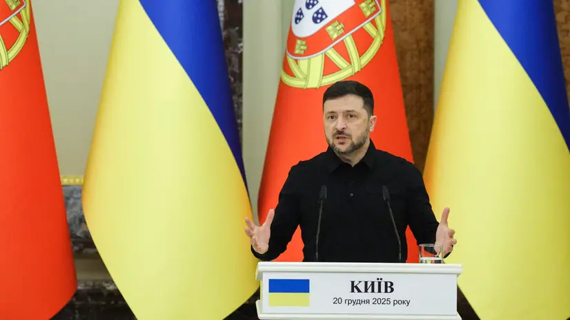 Il primo ministro Zelensky durante un vertice con l'omologo portoghese - Foto Ansa © www.giornaledibrescia.it