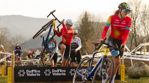 SPORT CICLISMO SABBIOCHIESE ALLIEVI 2 M + ALL DONNE CLETEN CICLOCROSS nella foto MOMENTO DELLA GARA 20/12/2025 mazzocchi@newreporter