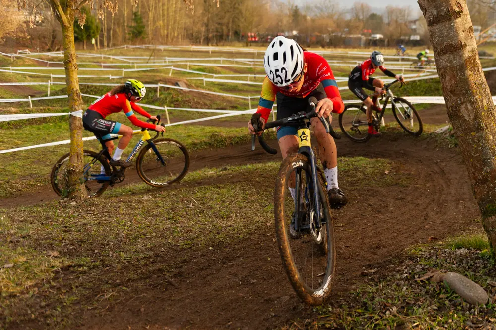 SPORT CICLISMO SABBIOCHIESE ALLIEVI 2 M + ALL DONNE CLETEN CICLOCROSS nella foto MOMENTO DELLA GARA 20/12/2025 mazzocchi@newreporter
