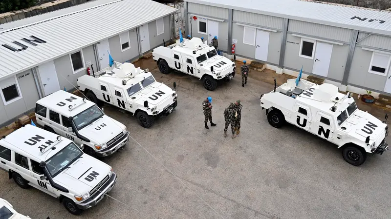 La base Onu di Meiss Al-Jabal con i caschi blu nepalesi - Foto Ansa © www.giornaledibrescia.it