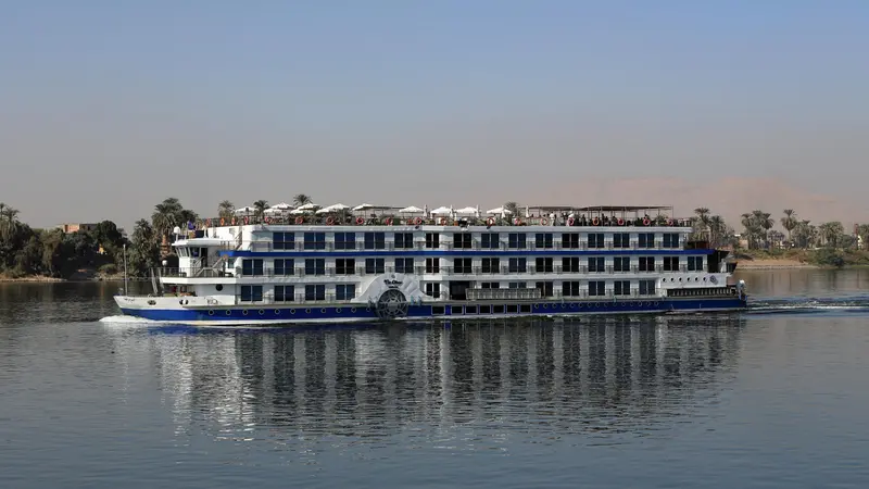 Una nave da crociera lungo il Nilo
