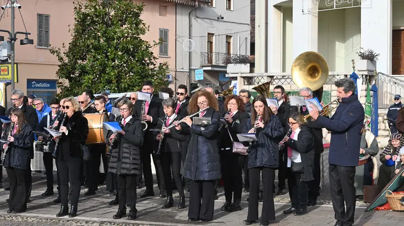 L'esibizione della banda musicale «G. Sgotti» - Foto Gabriele Strada/Neg © www.giornaledibrescia.it