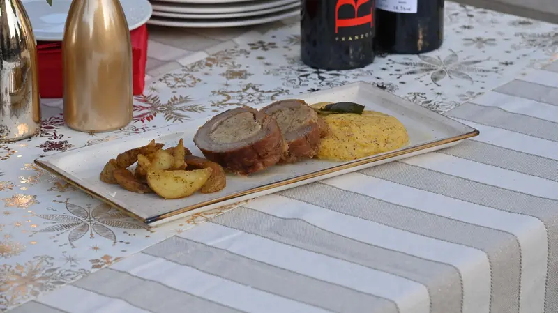 Uno dei piatti tipici presentati - Foto Gabriele Strada/Neg © www.giornaledibrescia.it