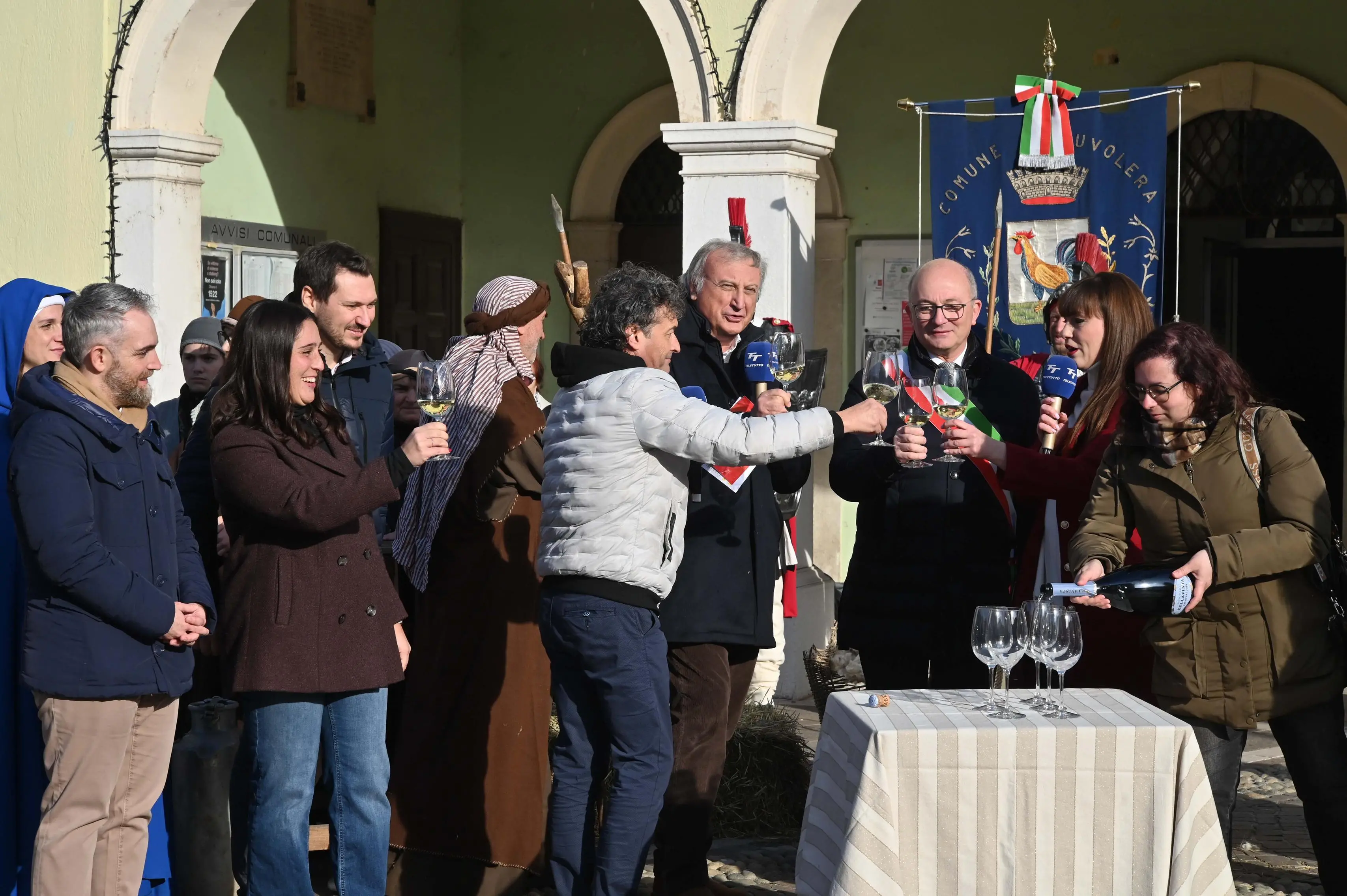 NUVOLERA IN PIAZZA CON NOI REDAZIONE PROVINCIA 21-12-2025 GABRIELE STRADA NEW EDEN GROUP