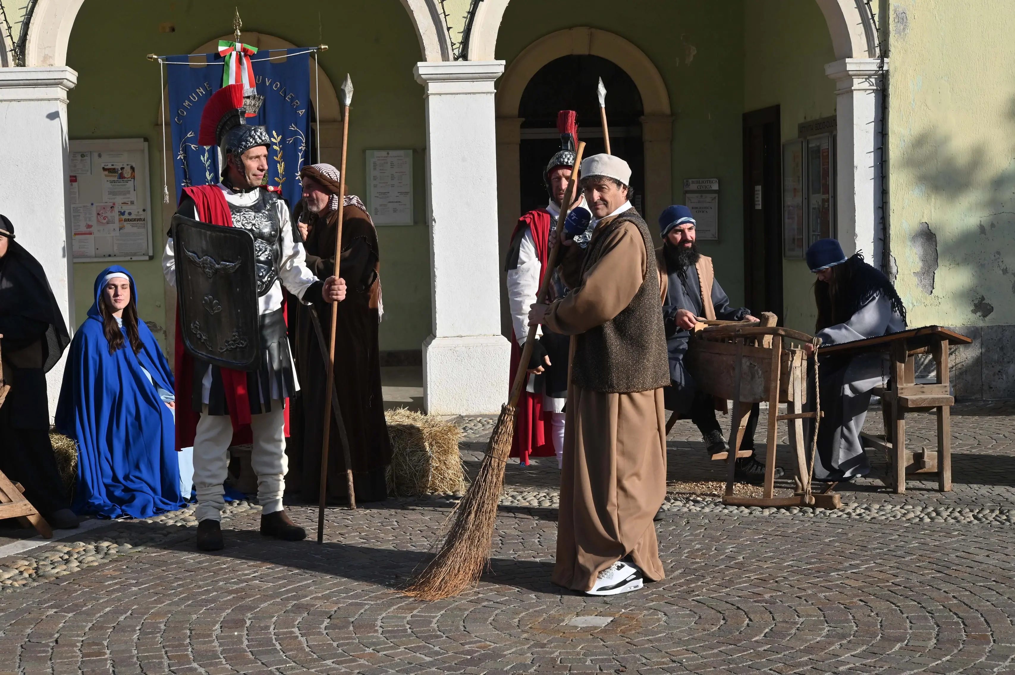 NUVOLERA IN PIAZZA CON NOI REDAZIONE PROVINCIA 21-12-2025 GABRIELE STRADA NEW EDEN GROUP